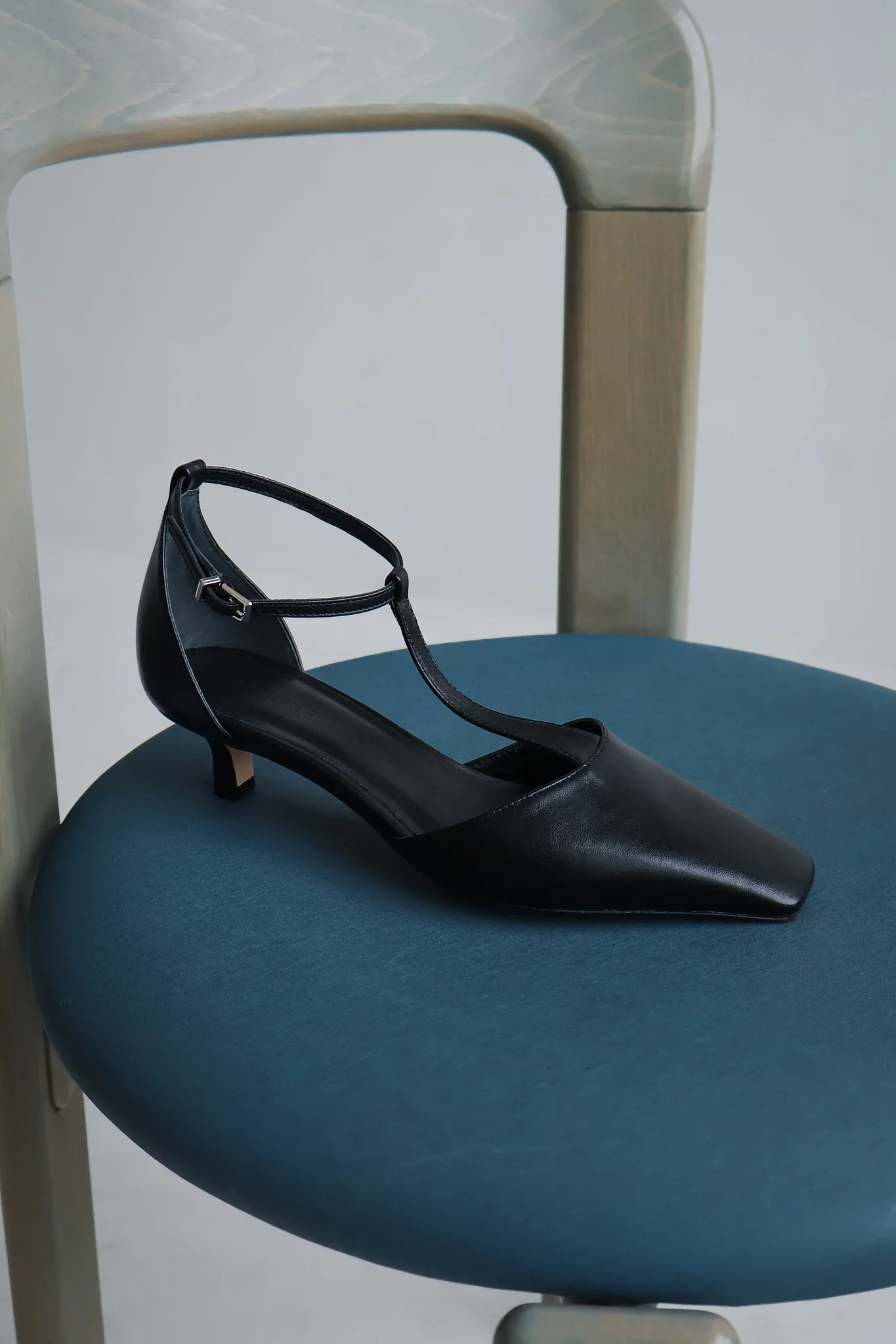 Almada Black Pump - Image 4