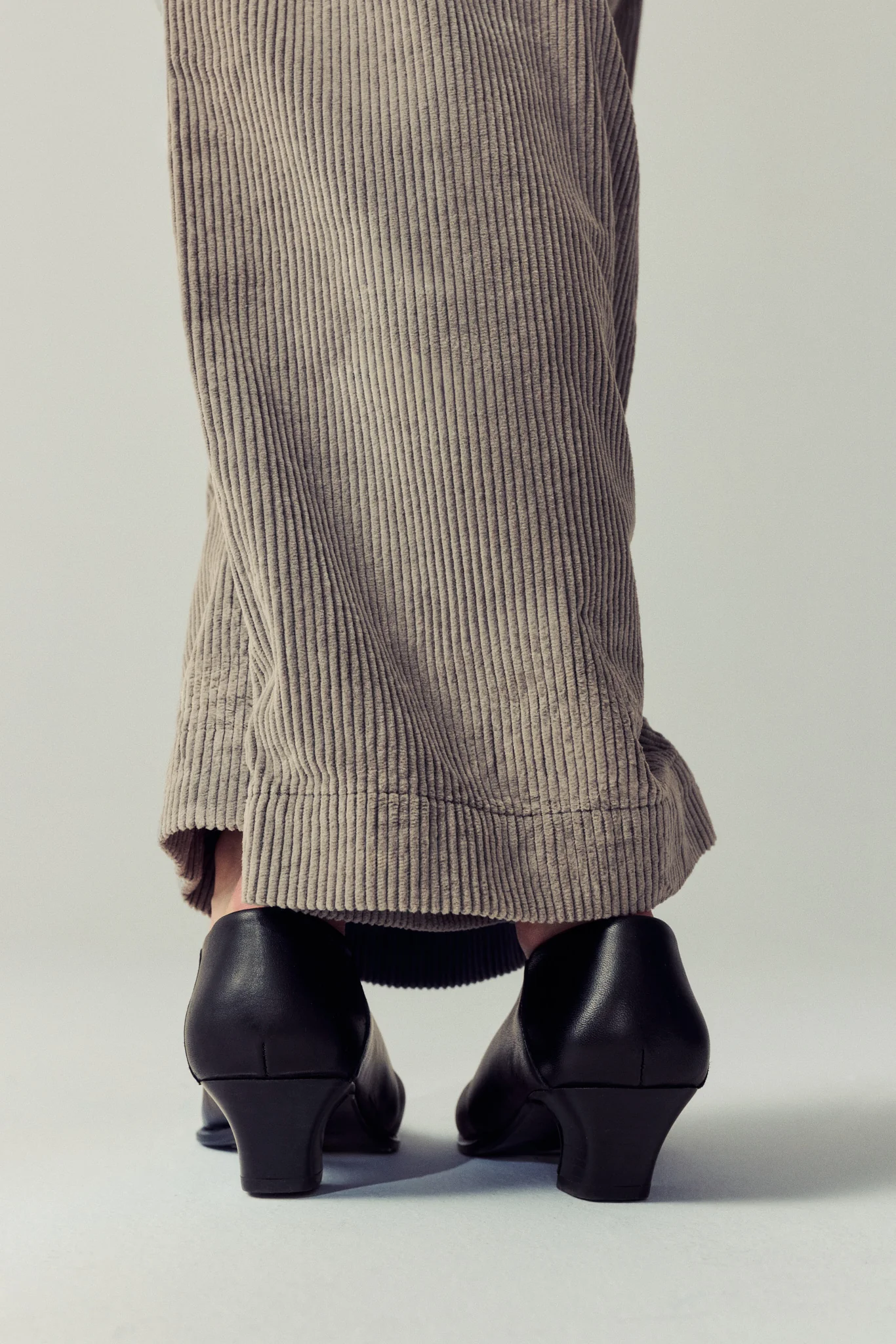 Soria Black Heel - Image 4